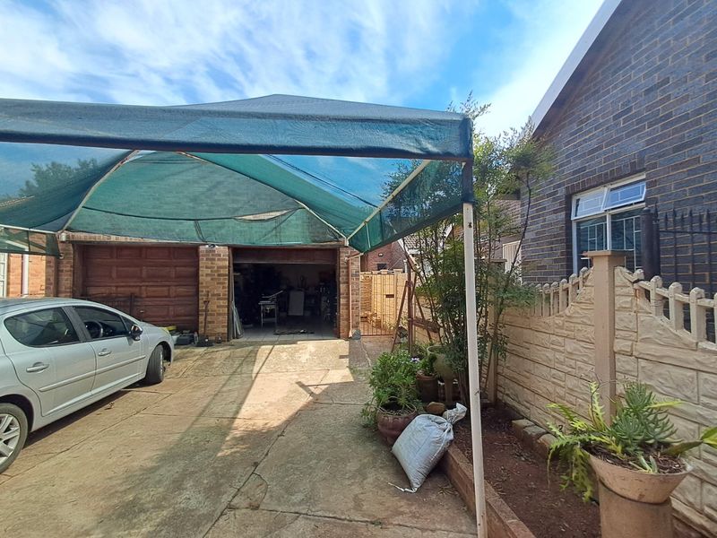 6 Bedroom House For Sale In Stilfontein. - Photo 10