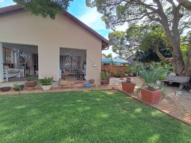 6 Bedroom House For Sale In Stilfontein. - Photo 8