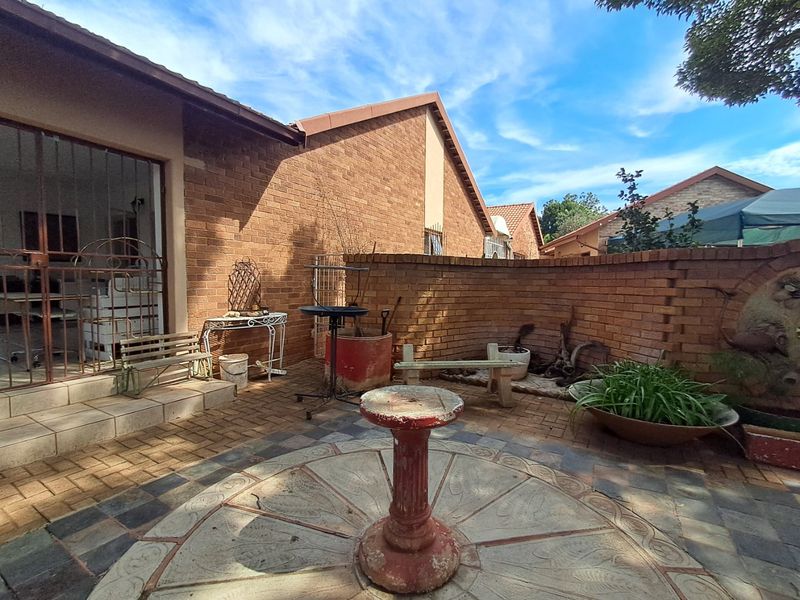6 Bedroom House For Sale In Stilfontein. - Photo 6
