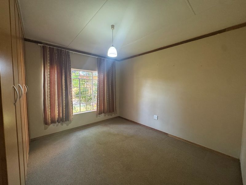 Warm and Welcoming Full Title Townhouse with Beautiful Garden - Photo 10