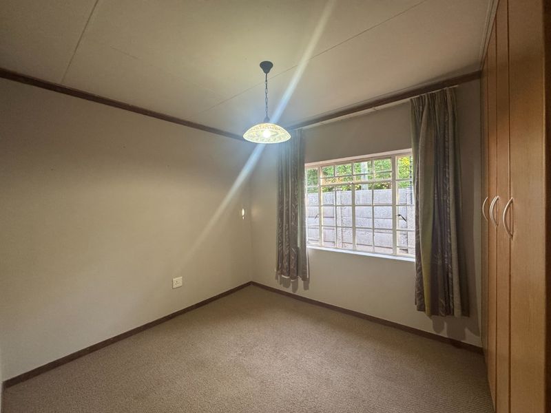 Warm and Welcoming Full Title Townhouse with Beautiful Garden - Photo 9