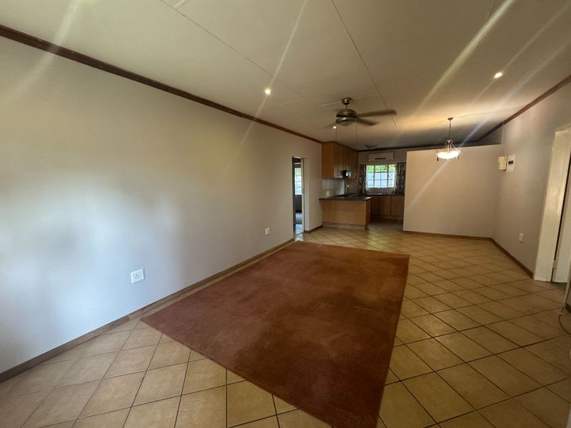 Warm and Welcoming Full Title Townhouse with Beautiful Garden - Photo 5