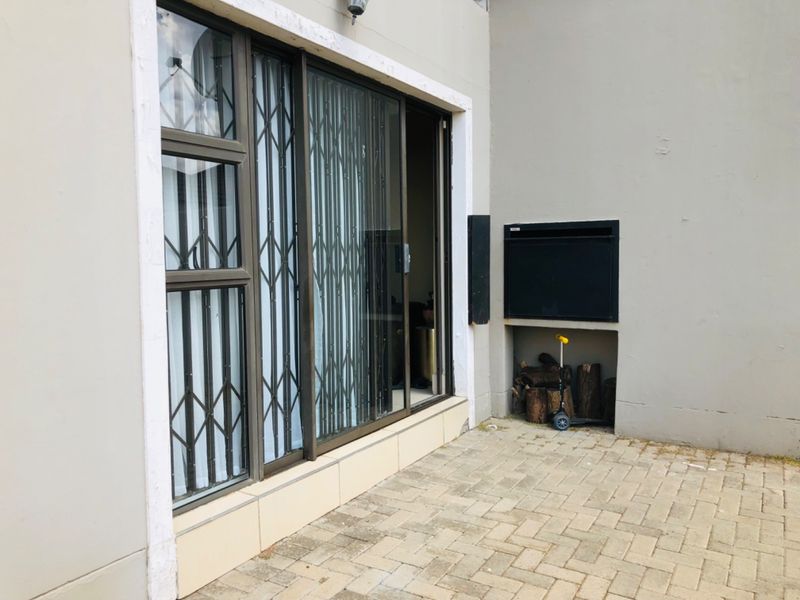 3 Bedroom Town House For Sale In Shellyvale, Bloemfontein - Photo 3