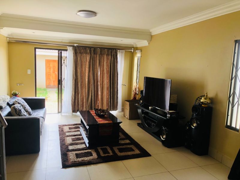 3 Bedroom Town House For Sale In Shellyvale, Bloemfontein - Photo 8