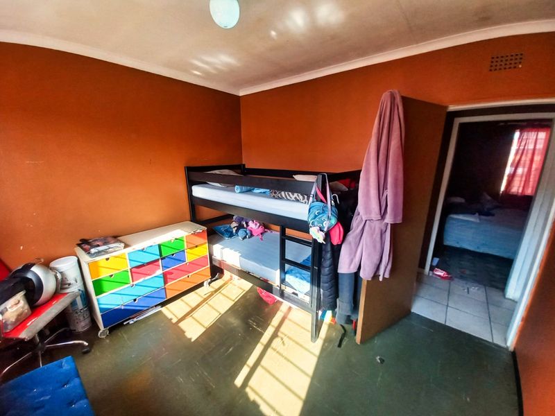 Actonville Opportunity: Low-Maintenance 3-Bed House with Fitted Kitchen - Photo 10