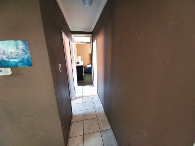Actonville Opportunity: Low-Maintenance 3-Bed House with Fitted Kitchen - Photo 9