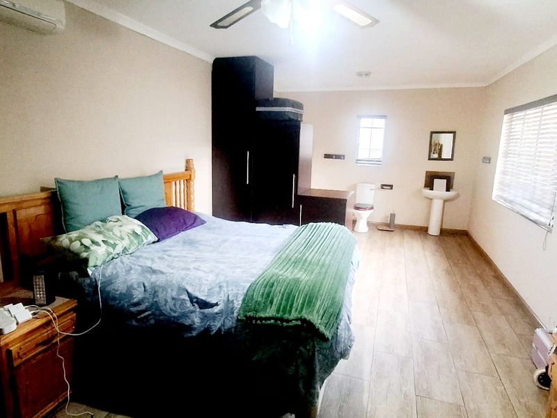 "Spacious 4-bedroom home close to High and Primera schools, situated in a prime area of Vaalpark." - Photo 9