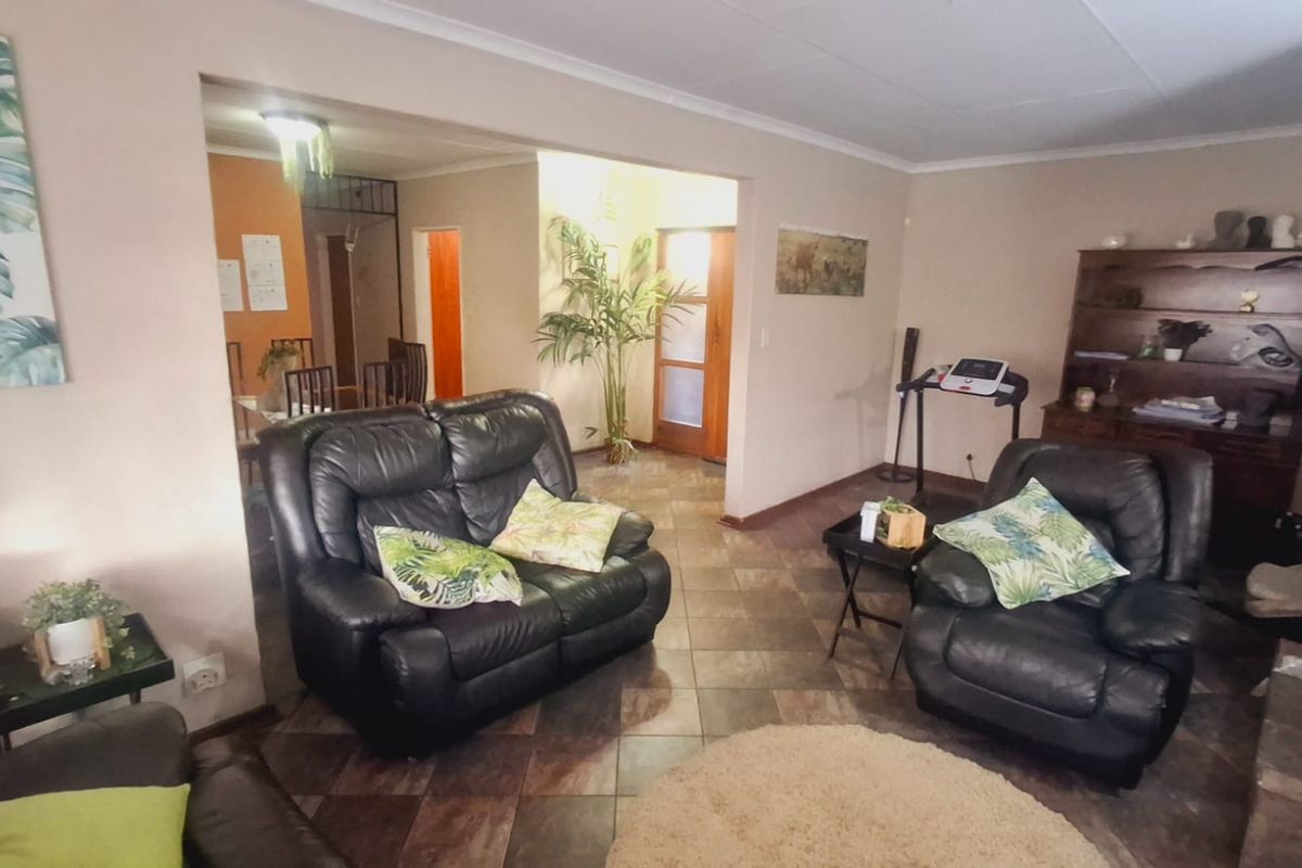 "Spacious 4-bedroom home close to High and Primera schools, situated in a prime area of Vaalpark." - Photo 3