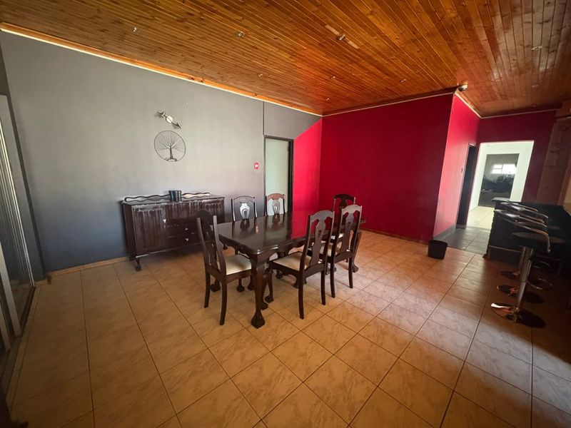 "Stunning, modern, and spacious entertainer’s dream home in a sought-after area of Vaalpark." - Photo 5