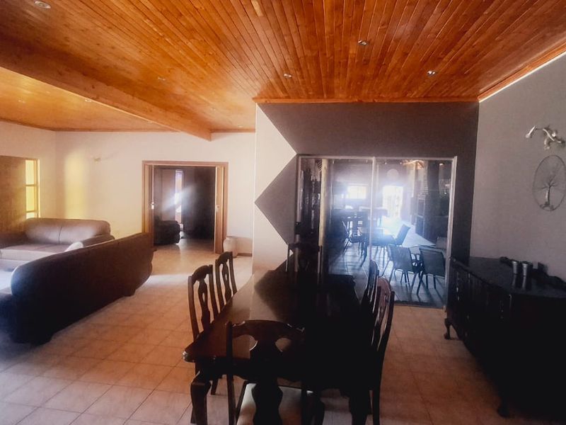 "Stunning, modern, and spacious entertainer’s dream home in a sought-after area of Vaalpark." - Photo 3