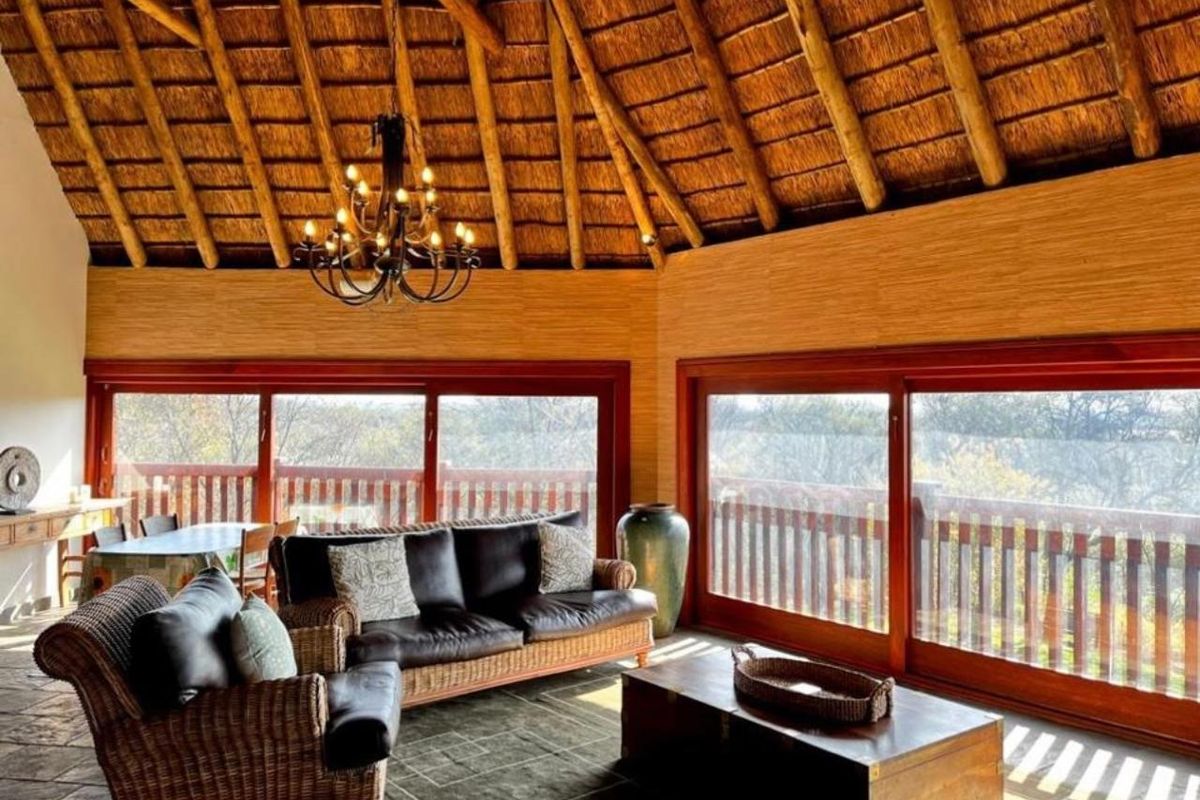 Stunning Family Home in the Sought-After Boschenvaal River Front Lodge - Photo 5