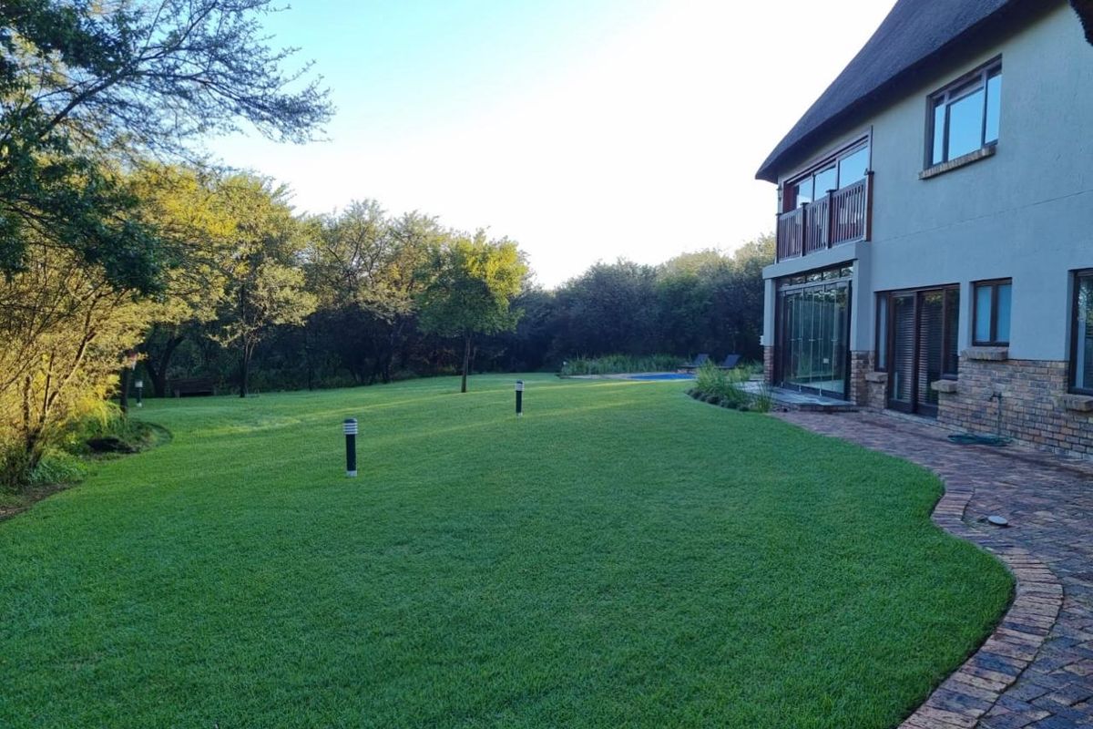 Stunning Family Home in the Sought-After Boschenvaal River Front Lodge - Photo 3