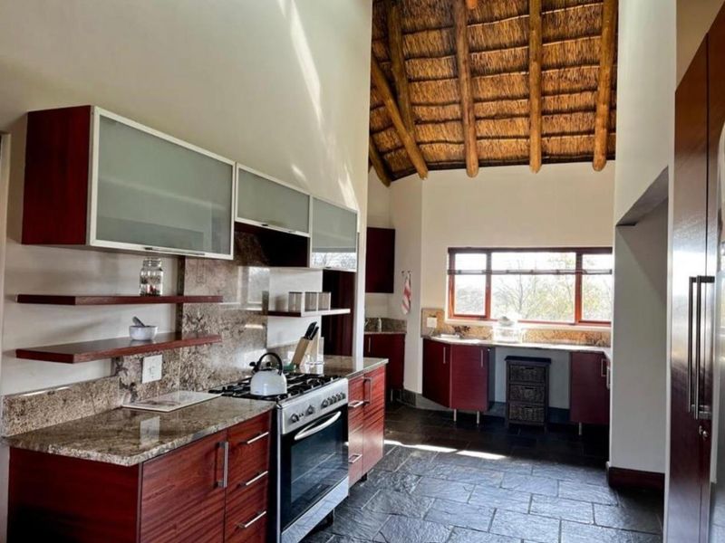 Stunning Family Home in the Sought-After Boschenvaal River Front Lodge - Photo 9