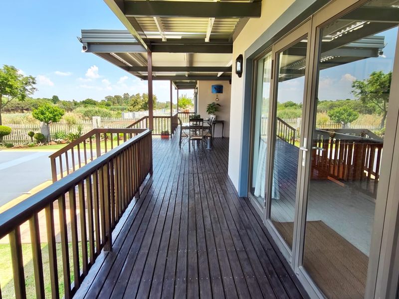 Luxury 4-Bedroom Home for Sale in Harbour Town Golf Estate, Vaal Marina - Photo 10