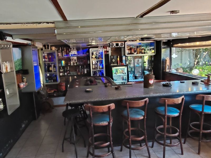 Exceptional Family Home with Full Two-Bedroom Flat and Extensive Features - Photo 10