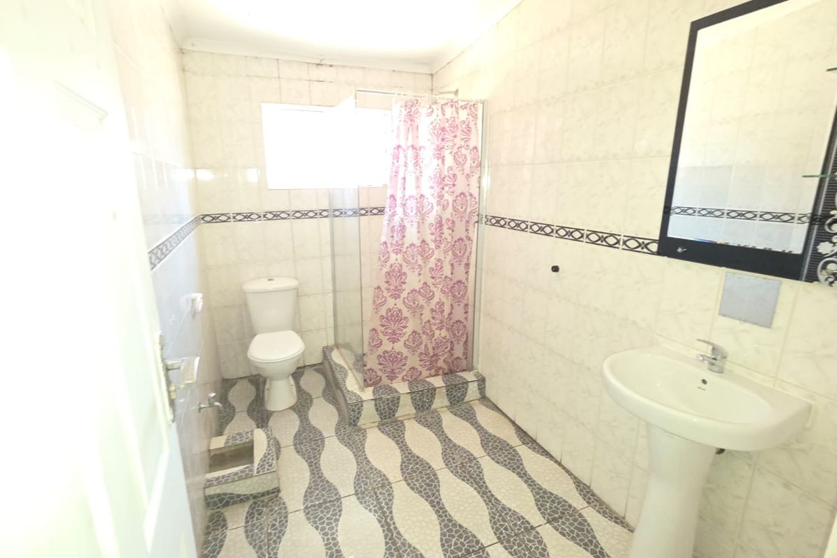 4 Bedroom House For Sale in Stilfontein Ext 4 - Photo 5