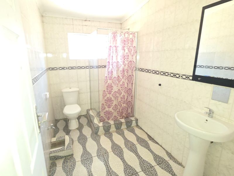 4 Bedroom House For Sale in Stilfontein Ext 4 - Photo 5