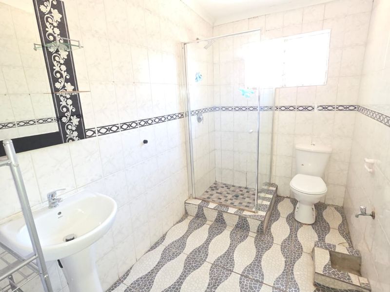 4 Bedroom House For Sale in Stilfontein Ext 4 - Photo 9