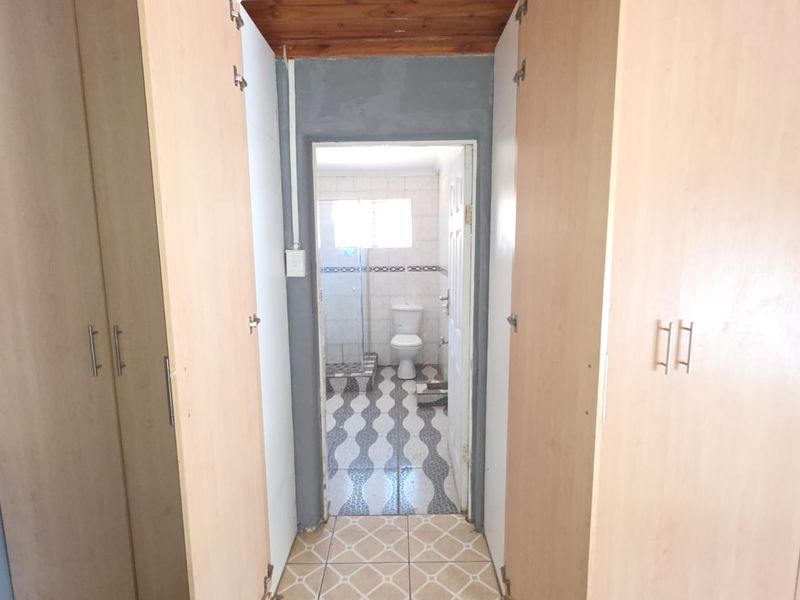 4 Bedroom House For Sale in Stilfontein Ext 4 - Photo 8