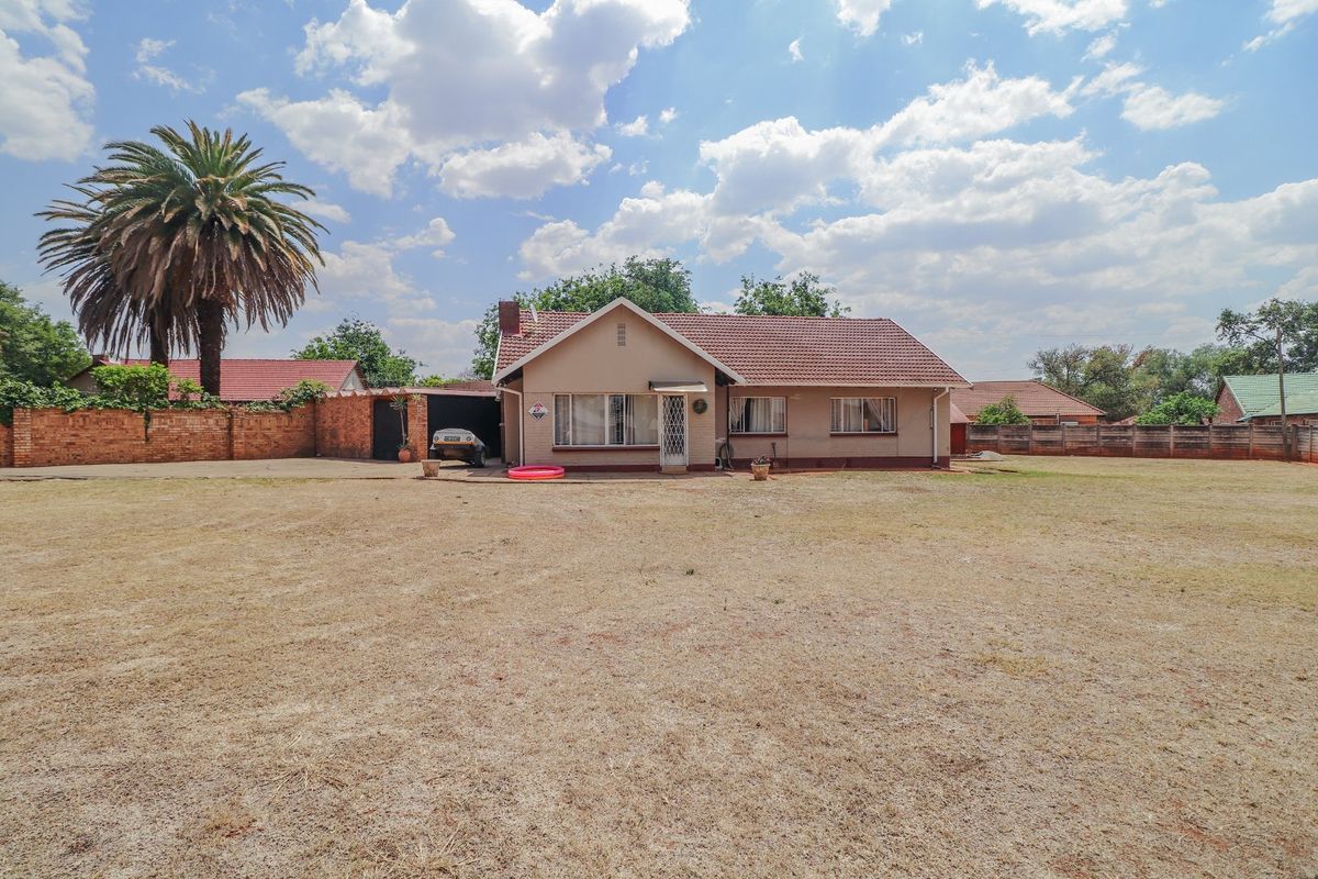 3 Bedroom house for sale in Stilfontein. - Photo 4