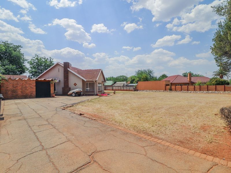 3 Bedroom house for sale in Stilfontein. - Photo 3