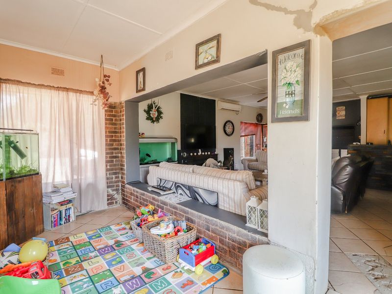 3 Bedroom house for sale in Stilfontein. - Photo 7