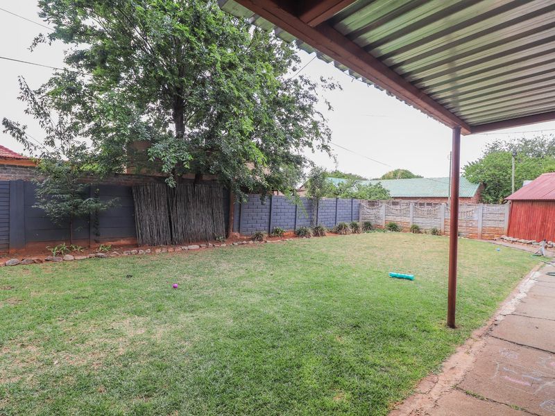3 Bedroom house for sale in Stilfontein. - Photo 6