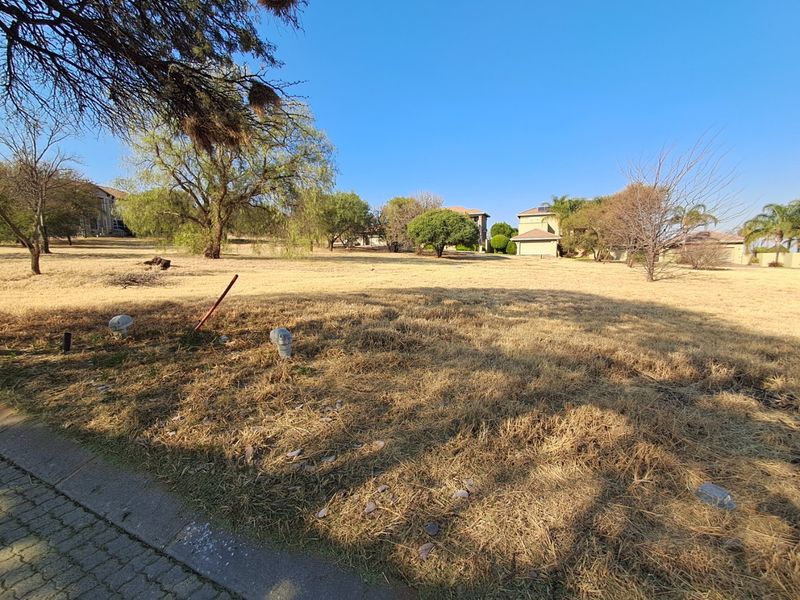 Full title vacant land in complex. - Photo 5