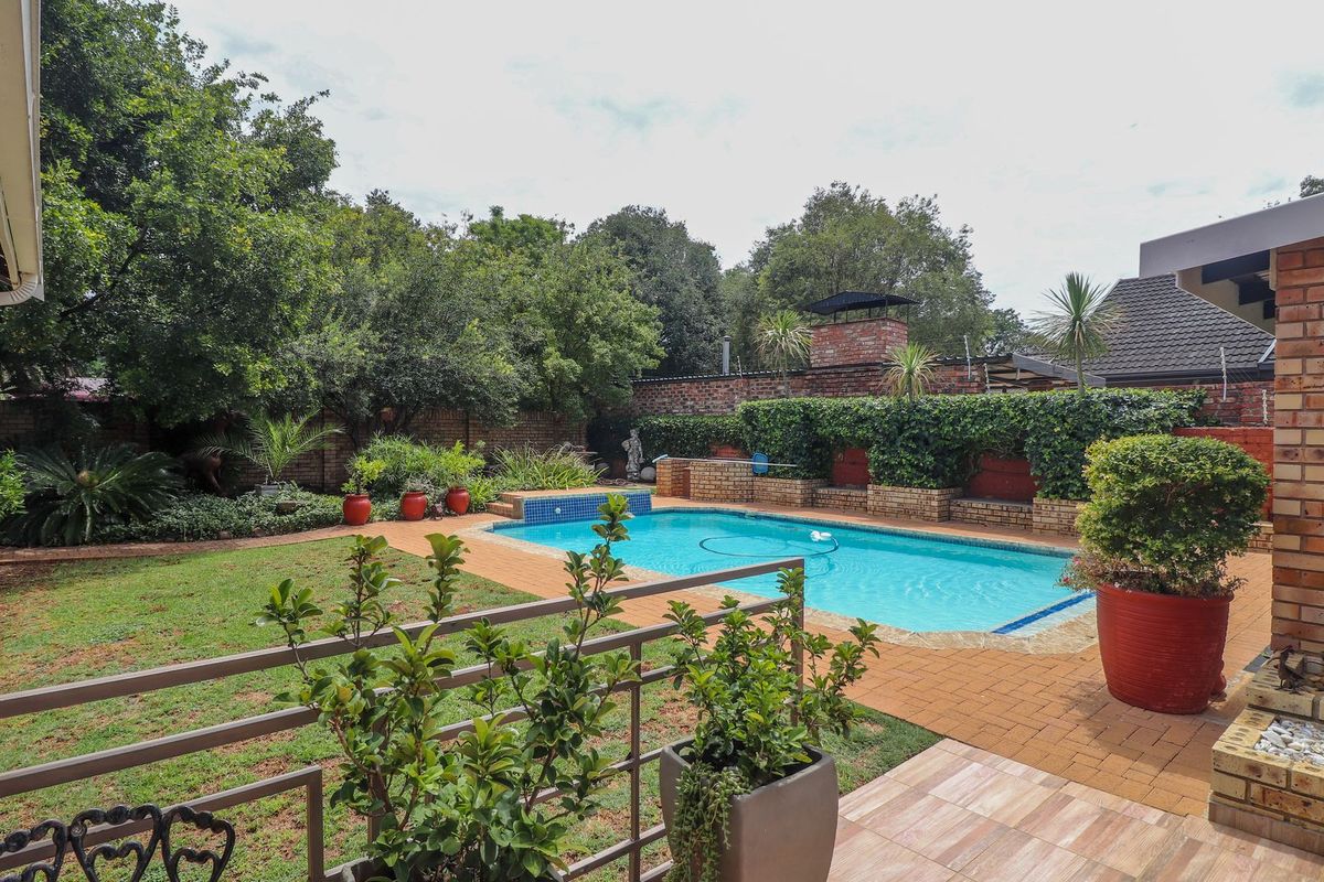 5 Bedroom house for sale in Stilfontein. - Photo 3