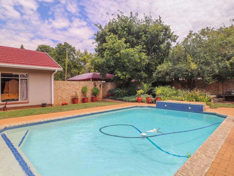 5 Bedroom house for sale in Stilfontein. - Photo 4