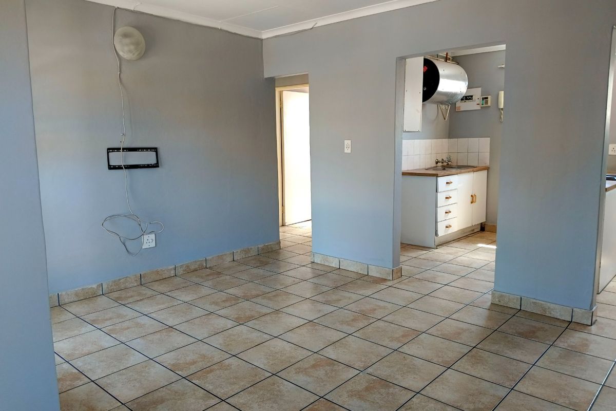 2 Bedroom Apartment Available - Photo 4