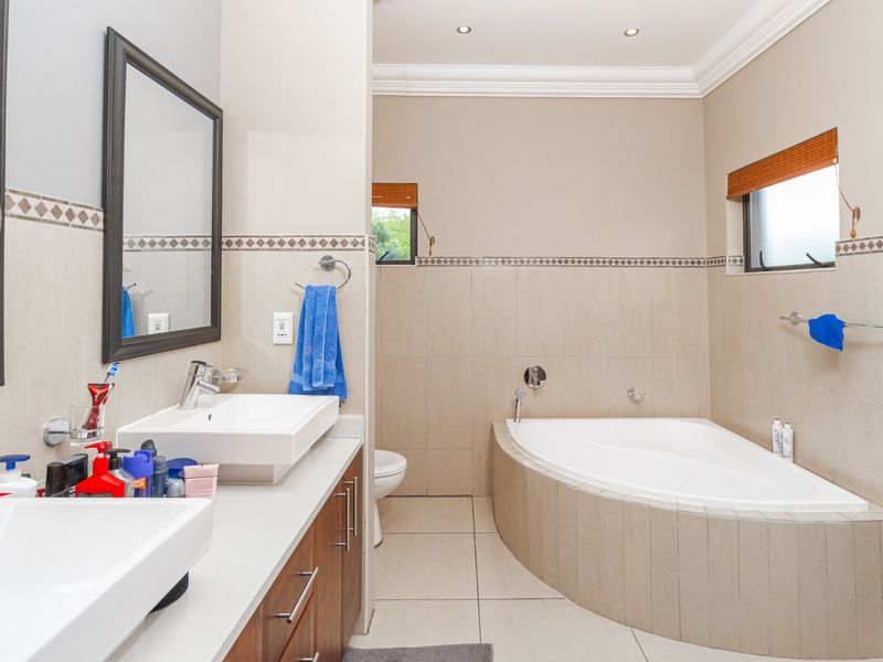 Family Home for Sale Pecanwood  - Photo 7