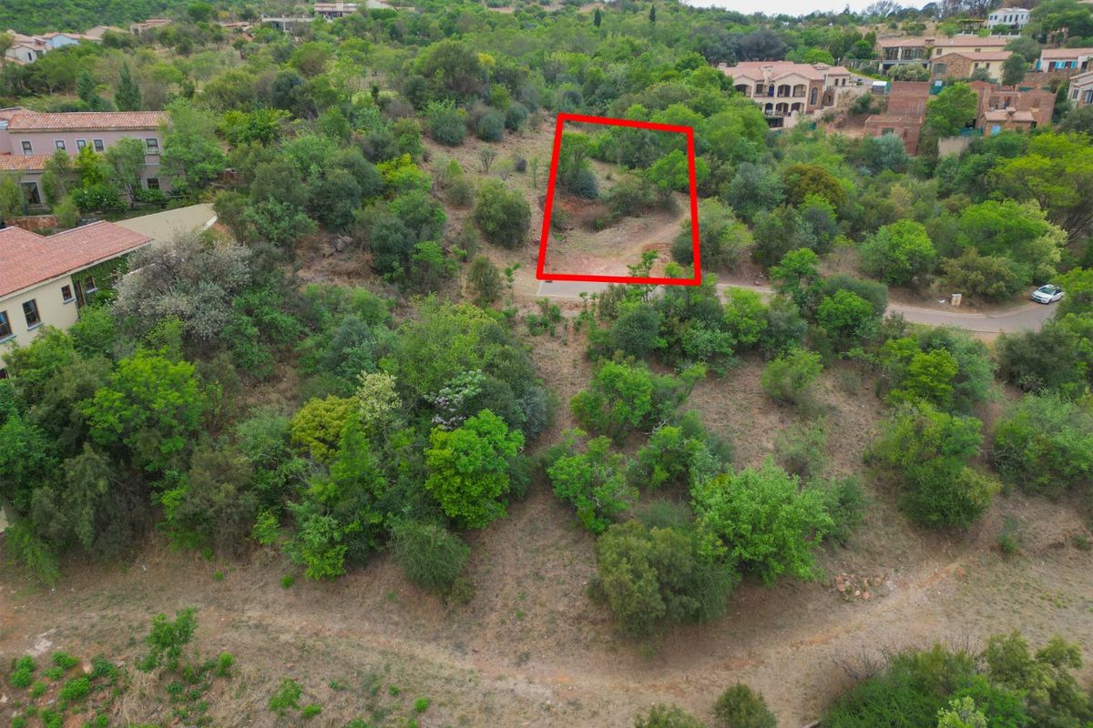 Prime 666m2 Stand for Sale in Prestigious Estate d’Afrique - Photo 2