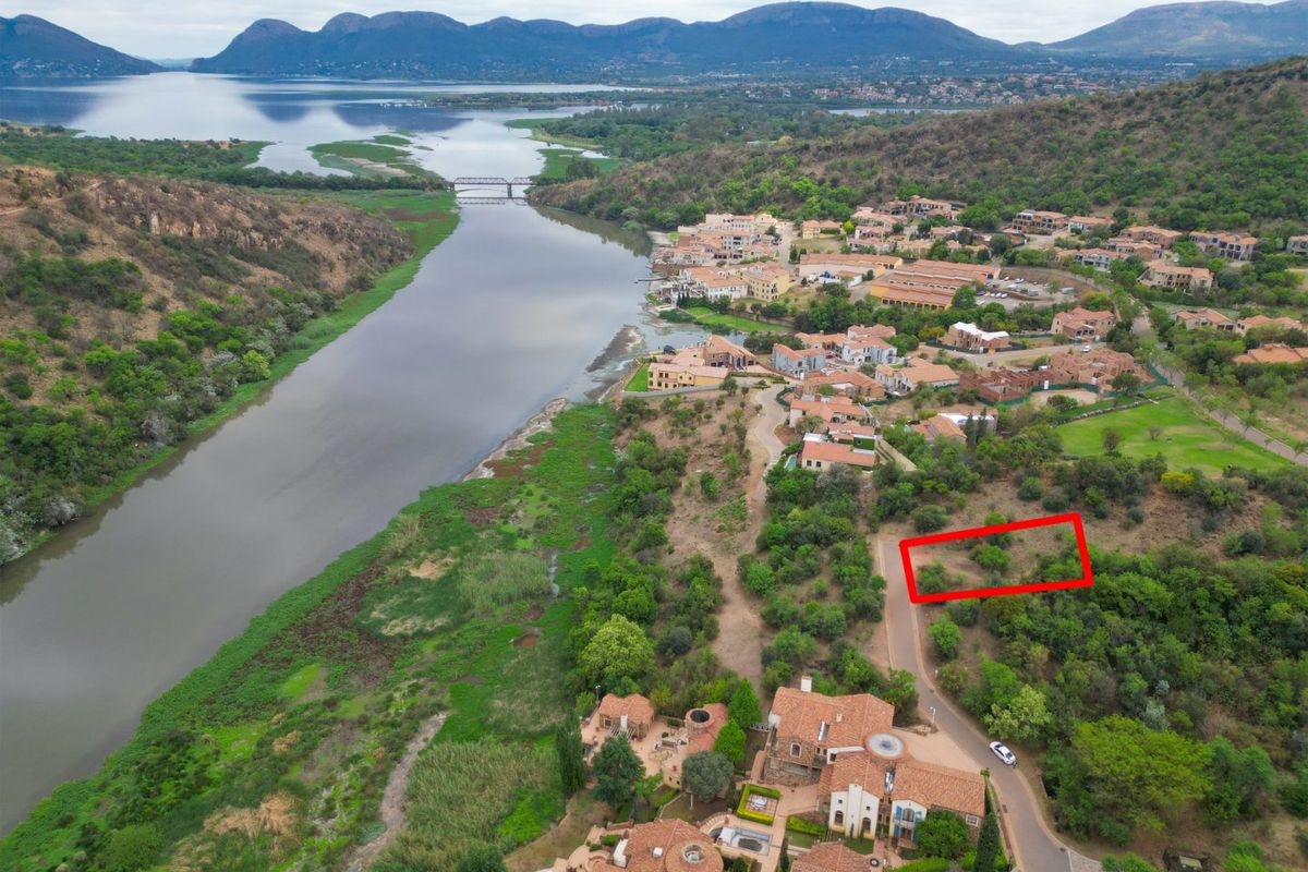 Prime 666m2 Stand for Sale in Prestigious Estate d’Afrique - Photo 4