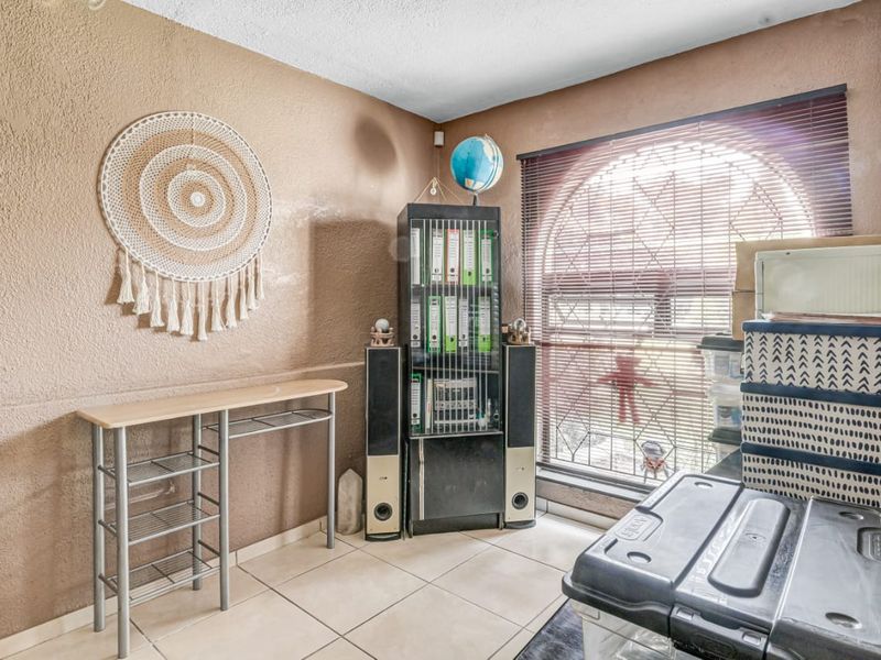 3 Bedroom Double Storey Home - Photo 5