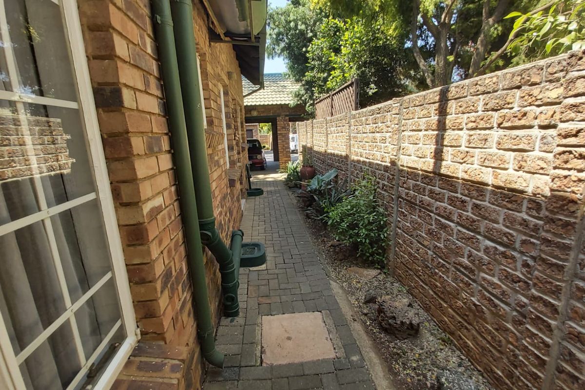 Comfortable Family Home with Functional Design - Photo 3