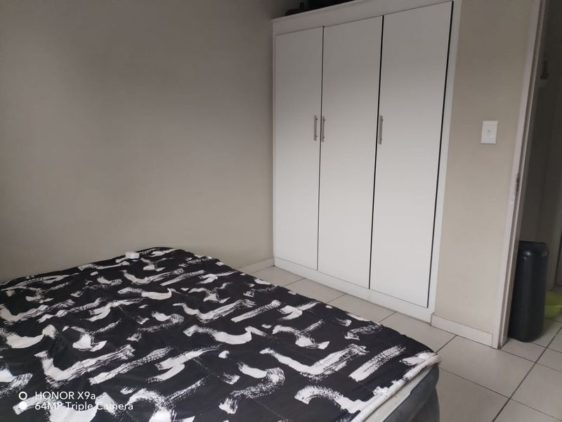 Modern 2-Bedroom Apartment in Rynfield AH for Sale! - Photo 5