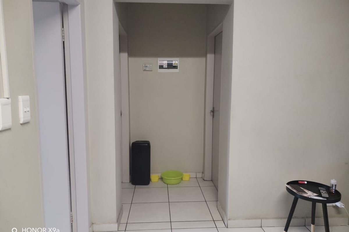 Modern 2-Bedroom Apartment in Rynfield AH for Sale! - Photo 3