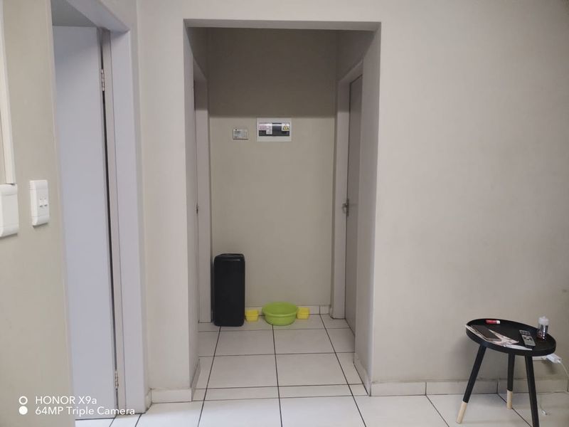 Modern 2-Bedroom Apartment in Rynfield AH for Sale! - Photo 3