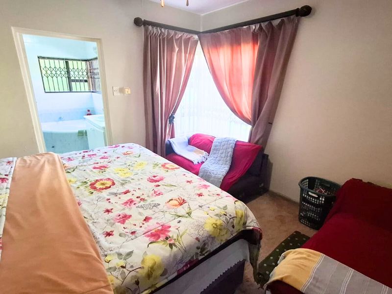 3-Bedroom House for Sale in Sought-After Carlswald Close Complex, Halfway Gardens - Photo 4