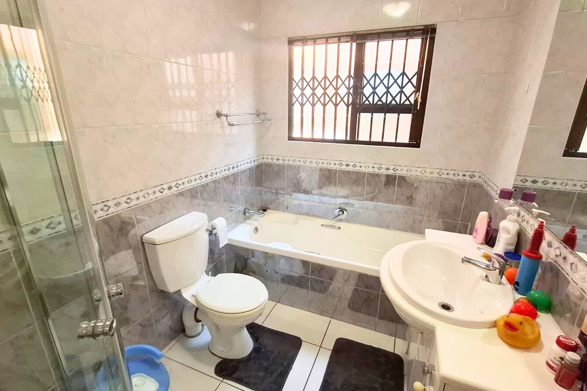 3-Bedroom House for Sale in Sought-After Carlswald Close Complex, Halfway Gardens - Photo 5