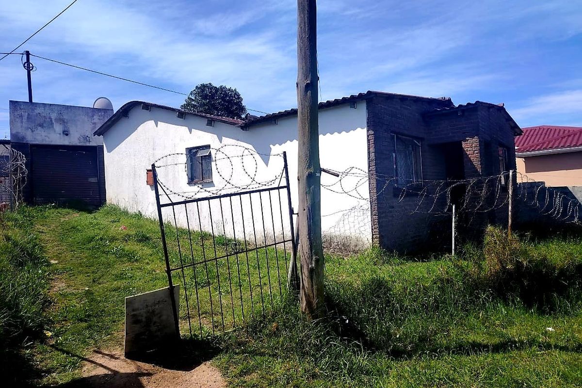 5 Bedroom House for Sale in Mdantsane NU6 - Photo 2