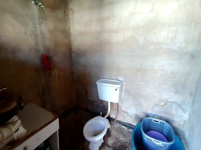 5 Bedroom House for Sale in Mdantsane NU6 - Photo 3