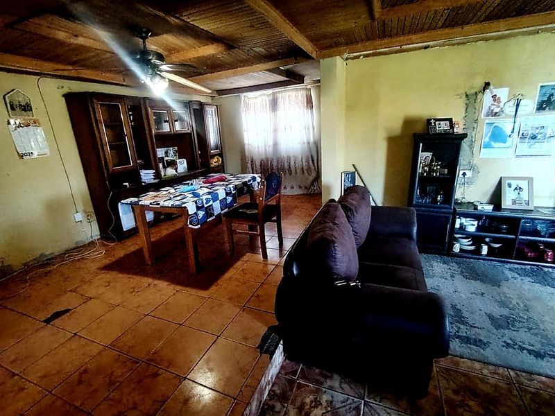 5 Bedroom House for Sale in Mdantsane NU6 - Photo 8