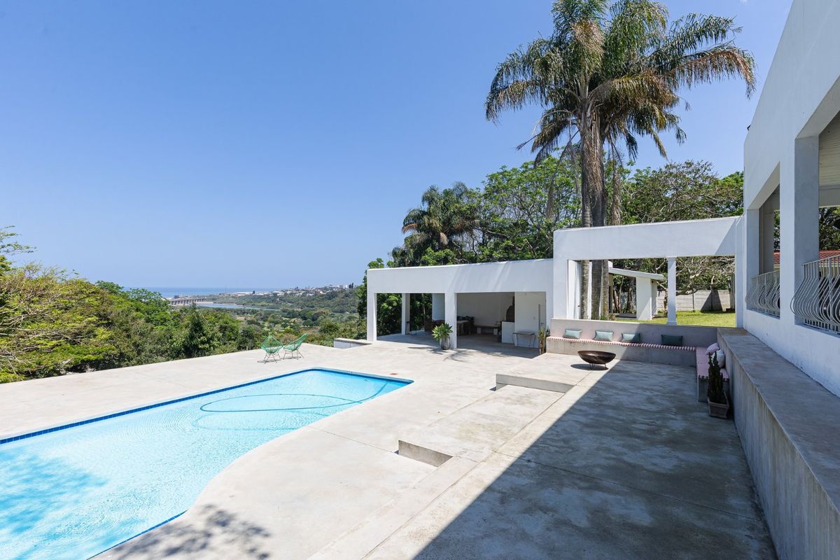 Stunning Luxury Home With B&B Potential - Photo 3