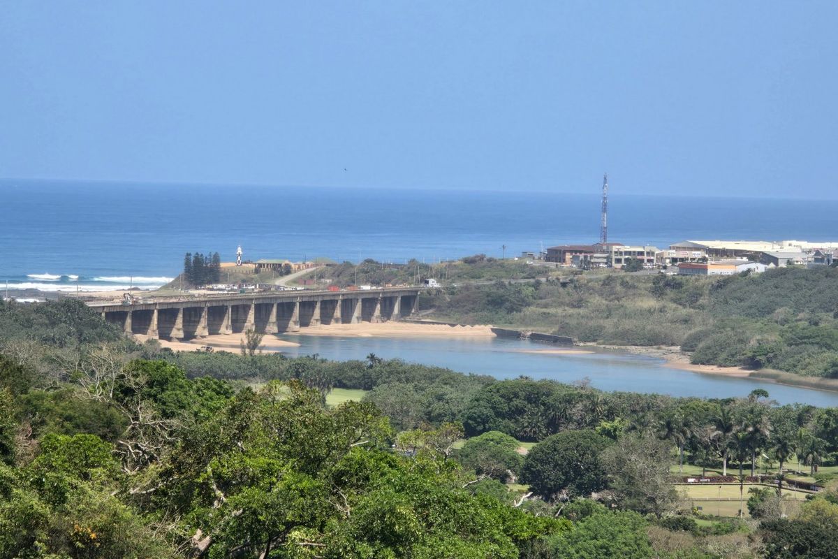 Stunning Luxury Home With B&B Potential - Photo 4