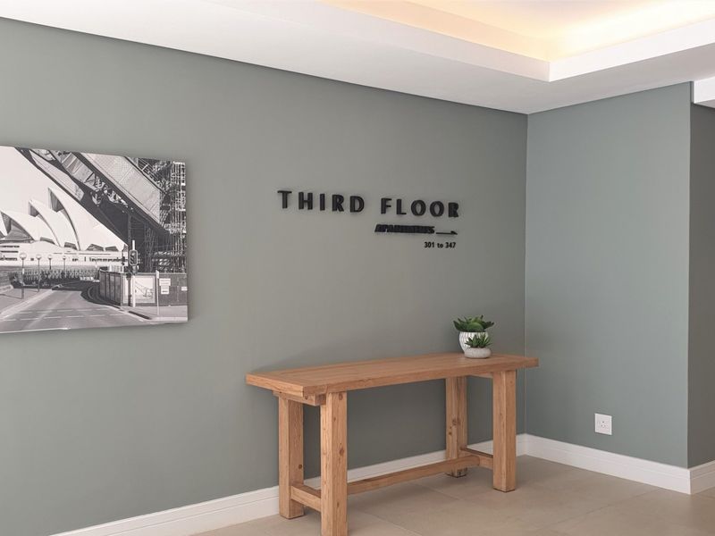 Upmarket 1 bedroom unit in the prestigious Melrose Arch Precinct - Photo 2