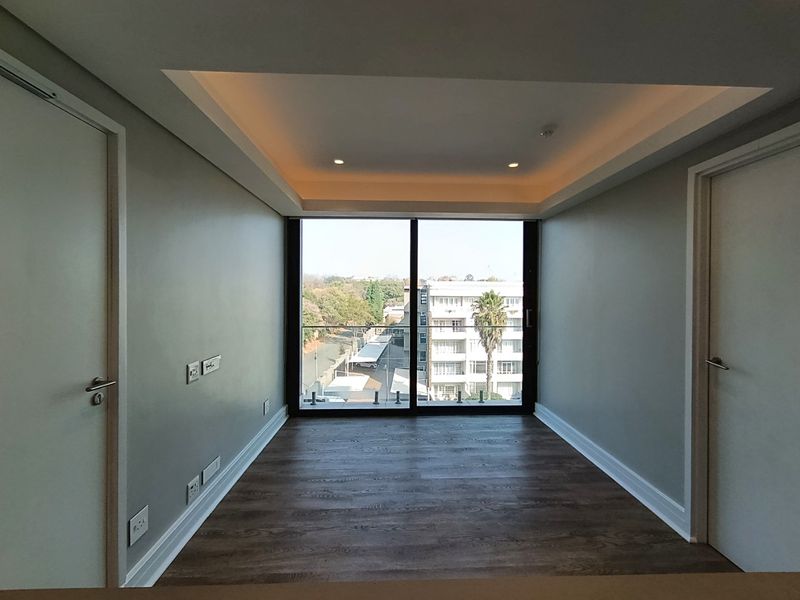 Upmarket 1 bedroom unit in the prestigious Melrose Arch Precinct - Photo 3
