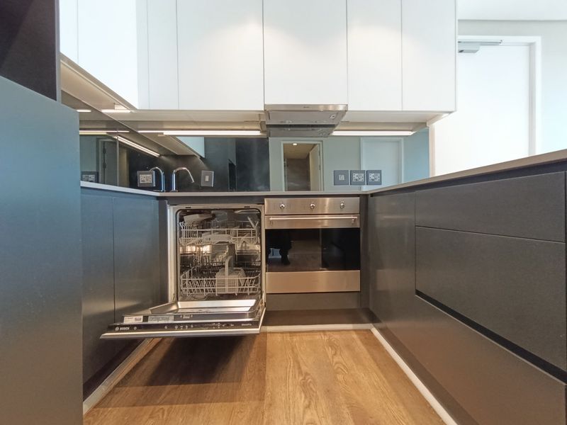 Upmarket 1 bedroom unit in the prestigious Melrose Arch Precinct - Photo 10