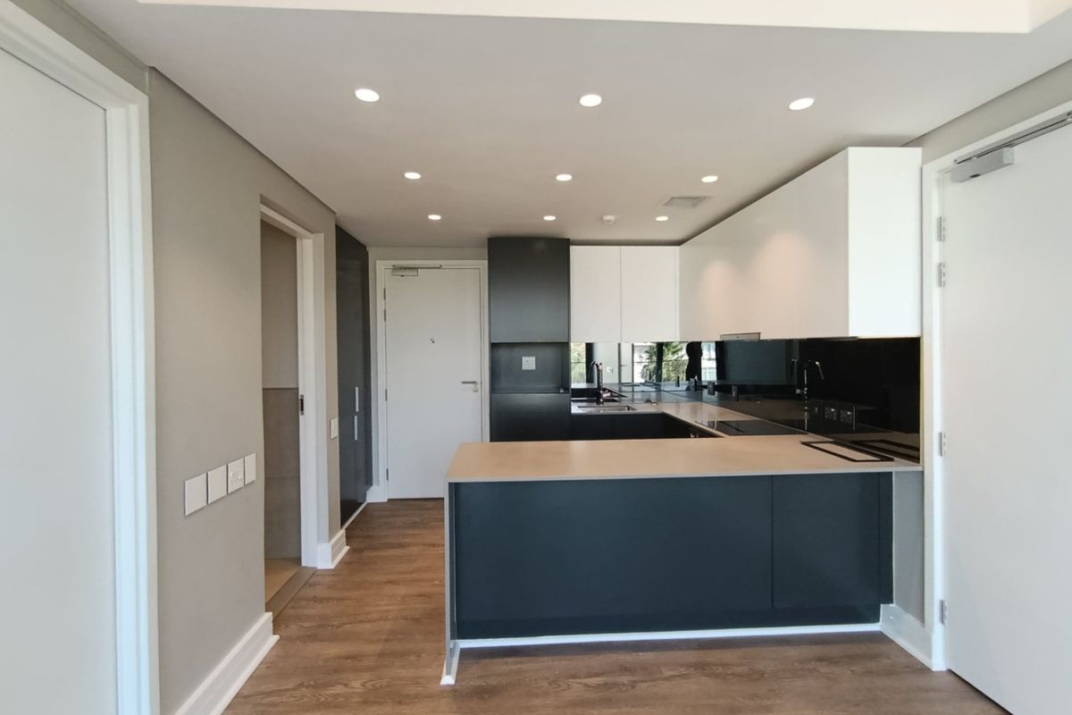 Upmarket 1 bedroom unit in the prestigious Melrose Arch Precinct - Photo 5
